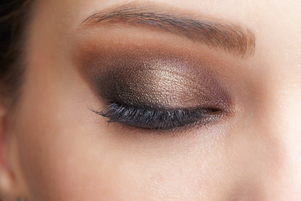 Sopracciglia ombré, il nuovo tatuaggio makeup